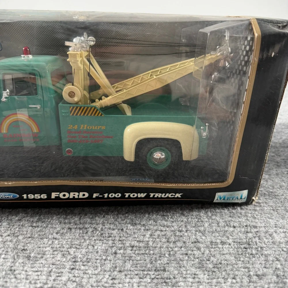 Welly 1956 Ford F-100 Tow Truck 1:18 Green Diecast Metal Collectible